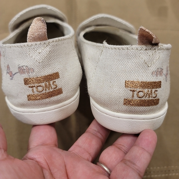 TOMS Disney X Cinderella Gus & Jaq Canvas Slip-on - Sz W9.5 US - Picture 3 of 10